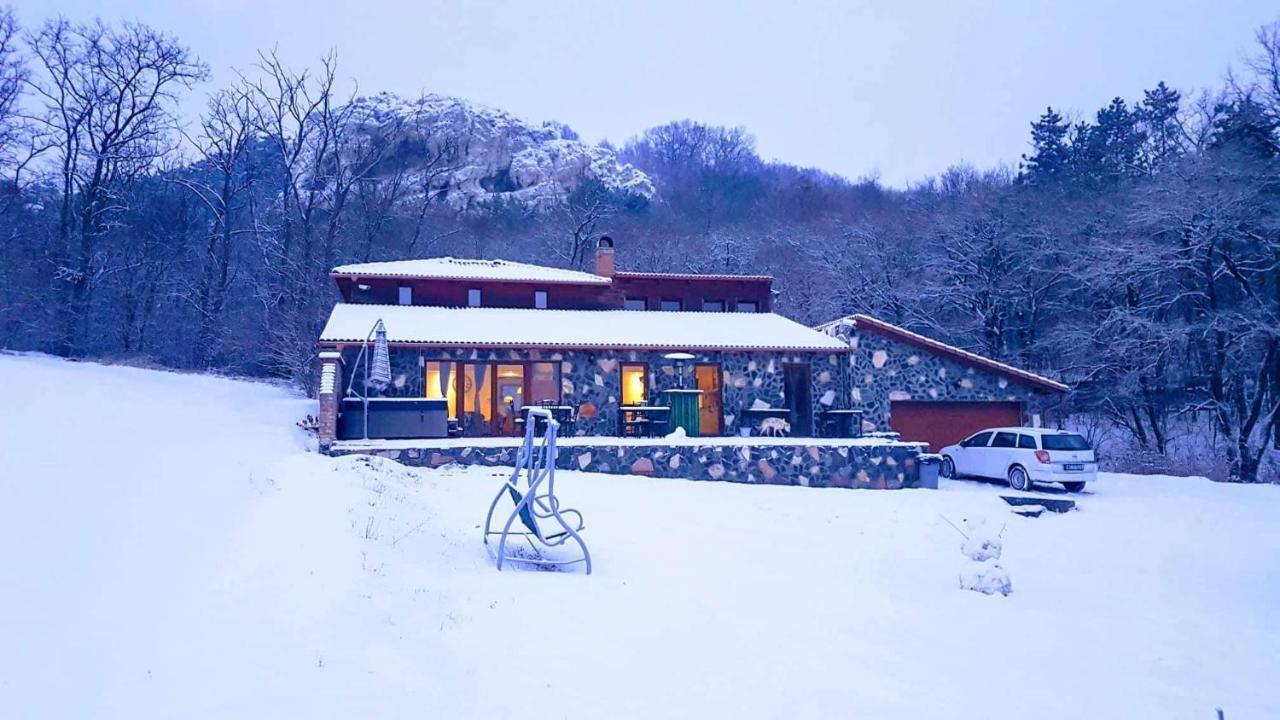 Old Stone Villa Obarok エクステリア 写真